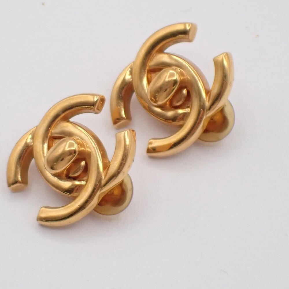 Chanel CC Button Clip-On Metal